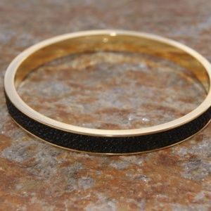 Moo Young Thin Black Sting Ray Leather/Gold Bangle